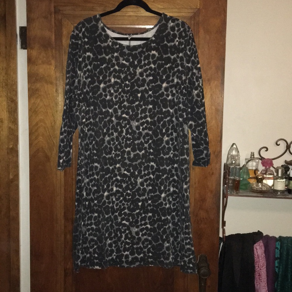 Black and grey leopard print cotton dress